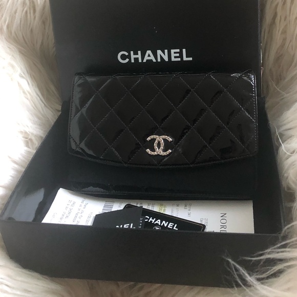 Chanel Black Patent Leather WOC Wallet on Chain - Picture 2 of 8